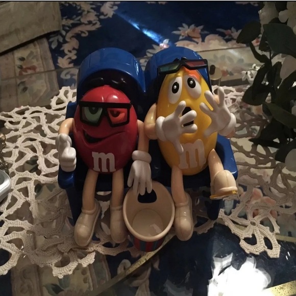 Vintage M&Ms Red and Yellow 3D Movie Scene Candy Dispenser Collectible, Y2K - Picture 2 of 3